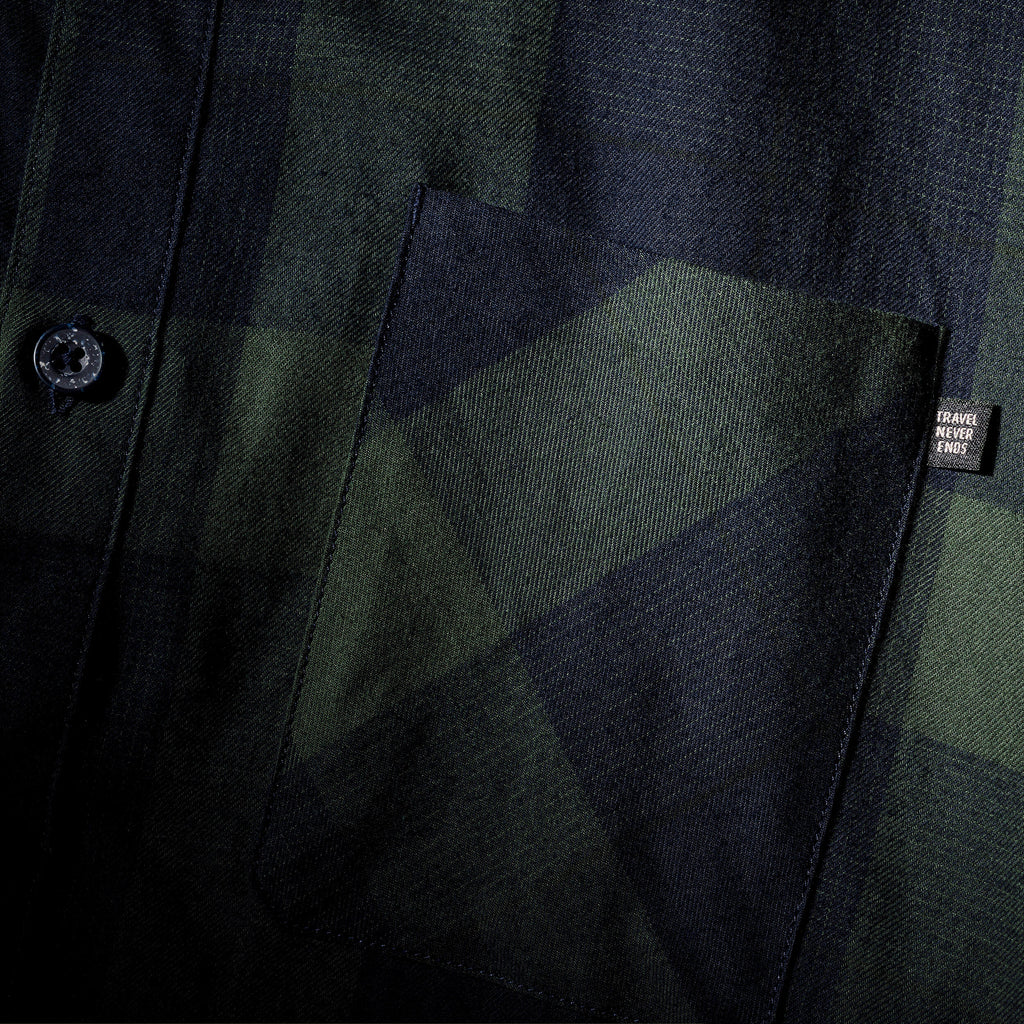 





p2437340